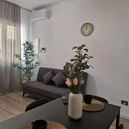 Dimora 18 Oda ve Kahvaltı 4*